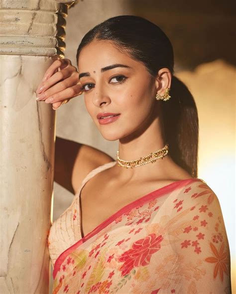 ananya pandey hot saree   dream girl  actress flaunts