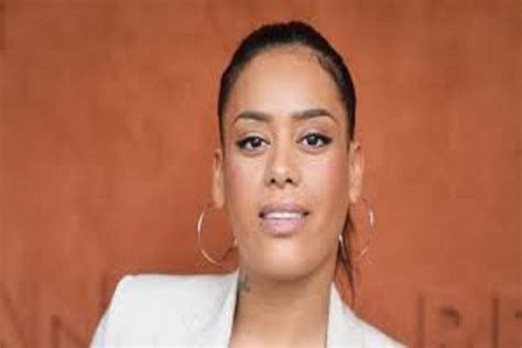 Amel Bent : "Je refuse de changer pour plaire à certains", la chanteuse ...