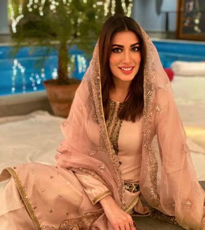 mehwish  excited  beautiful moments  sehr  iftar daily times