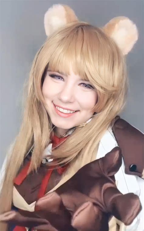 Me picking kika up : r/nyannyancosplay