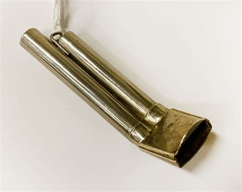 how to whistle using two fingers 3