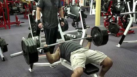 405 lb bench press for 10 reps. - YouTube