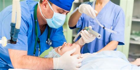 What does a nurse anesthetist do? - CareerExplorer