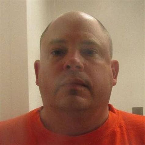 Aurora man charged with sexually abusing minor remains in Kane County