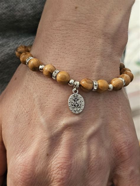 Mobile notifications will deliver the NIV bible verse of the day