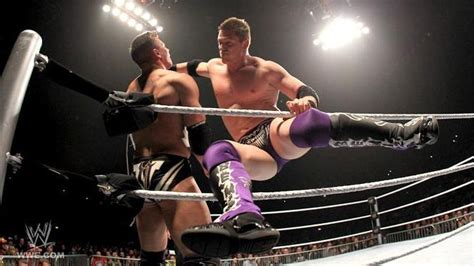 Alex Riley vs The Miz - 2011 RAW in Auckland, New Zeland - Alex Riley ...