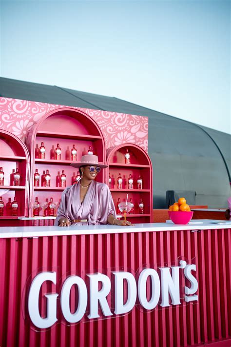 Annie Hawkins-Turner Biography - Age, World's Biggest Bosoms, Guinness