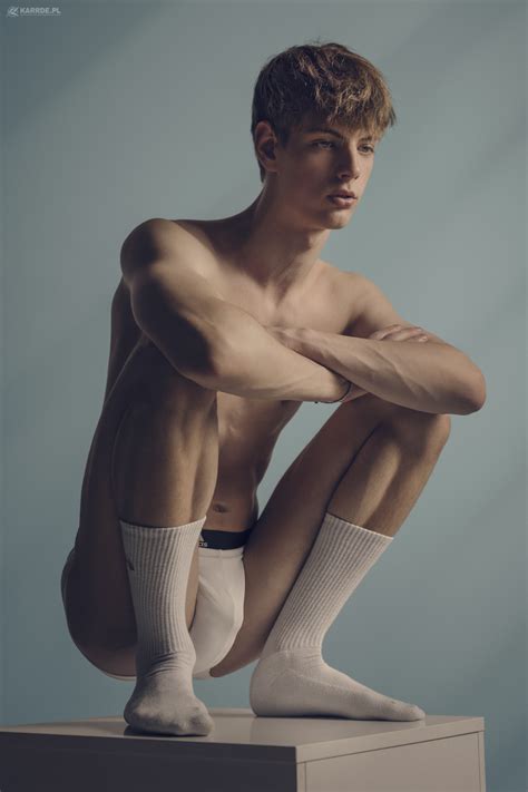 OMOEROTICO - Lucas Pfister Photographed by Marcin Rychly