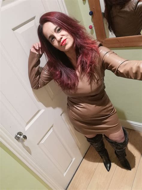 Latina Mistress Alexia on Twitter: "Leather and boots good combinations