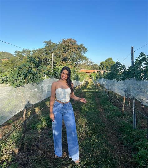 Anna Beatriz (@anna_beatrizzr) • Instagram photos and videos