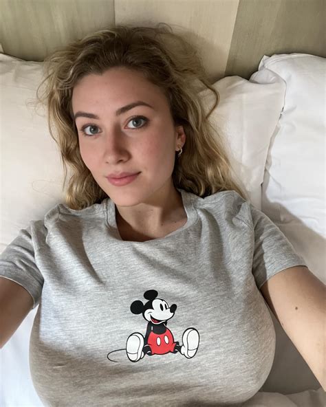 Silversmilkers - Breakfast on bed..? 🛏️ 🍒👇 . . . #explore #explorepage