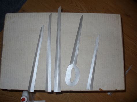 Healthy Crafty Mom : How to Make Edward Scissorhand Gloves