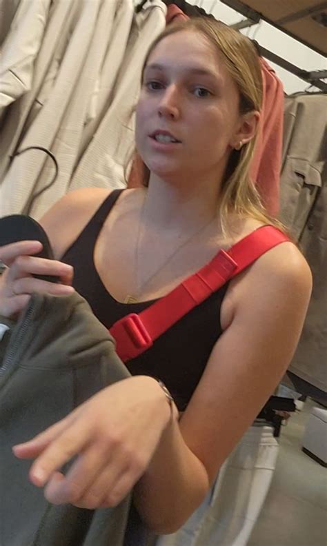 Bubble Blonde 😍 Xmas Shopping in Leggings 🎄 - Spandex, Leggings & Yoga ...