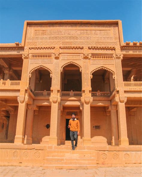 The Tomb of Mirza Essa Tur Khan. Malki Graveyard | Pakistan tourism