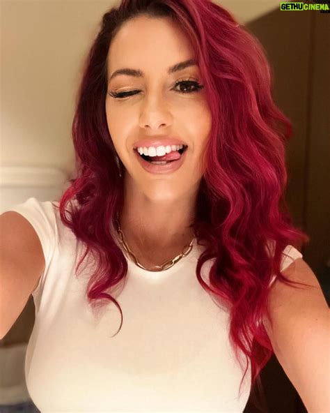 Actress Santana Garrett HD Photos and Wallpapers February 2025 | Gethu