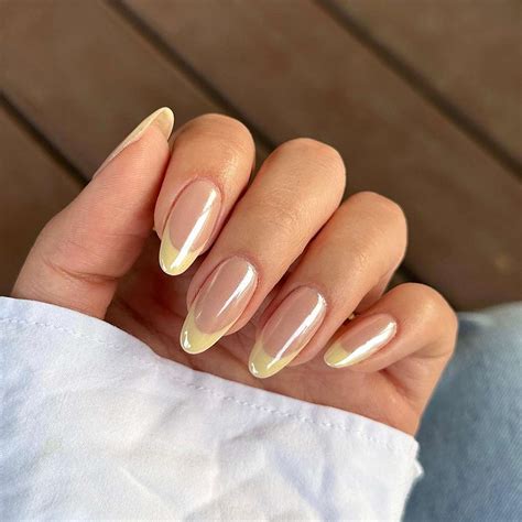 22 Chrome Nail Ideas You'll Want to Wear in May