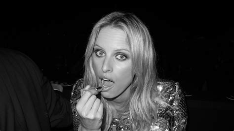 Download Model Czech Celebrity Karolína Kurková 4k Ultra HD Wallpaper