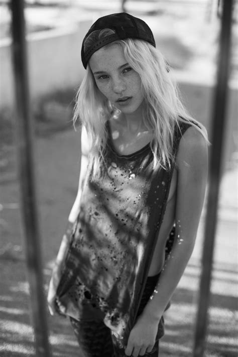 Topless Rachel Yampolsky - Thefappening2015