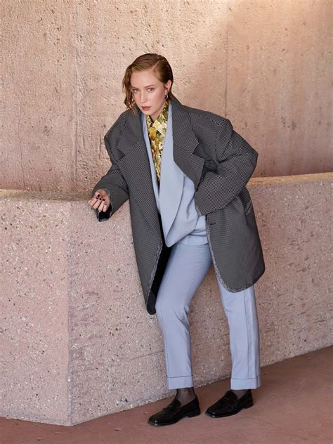 Bustle x Hannah Einbinder - Making Pictures