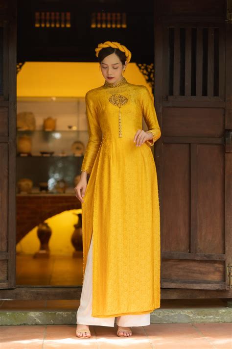 Explore The Beauty Of Traditional Vietnamese Wedding Attire - ETHER BRIDAL