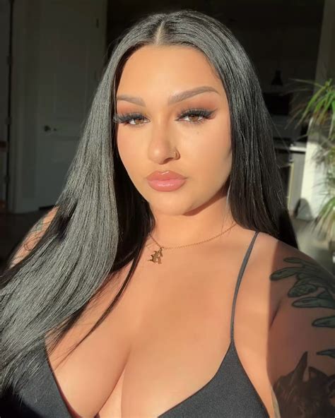 Roxanne Roselle (@roxroselle) • Instagram photos and videos