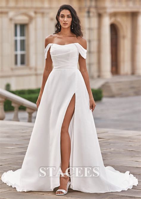 Amazing Wedding Dresses With Trains