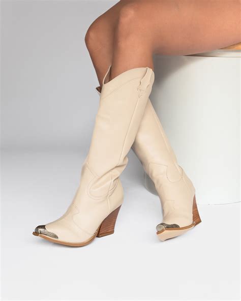 Aitana Nude – West & Coast