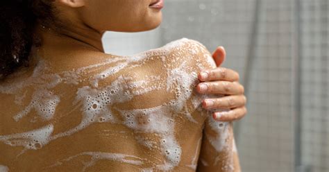 Rash After Showering? Dermatologists Share Causes | PS Beauty