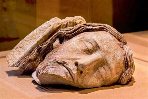 An exhibition reveals its hidden treasures