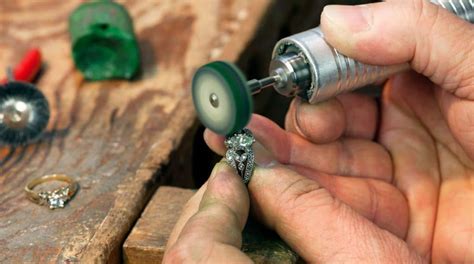 how much to replace diamond in ring