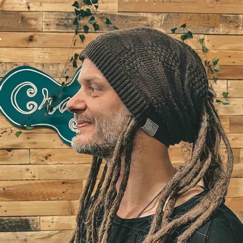 Detailed videos explain why wicks dreads require special care 14