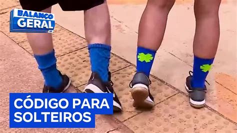 O Que Significa Meia Azul - ‘Livre na pista’: entenda o que significa usar meias azuis durante ...