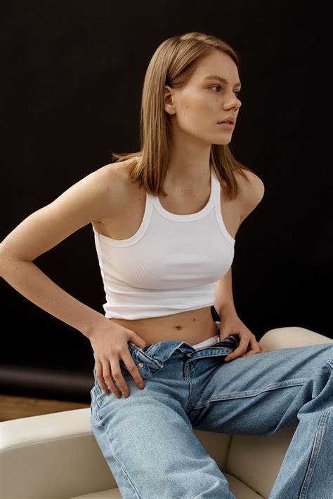 VAlERIA model test on Behance