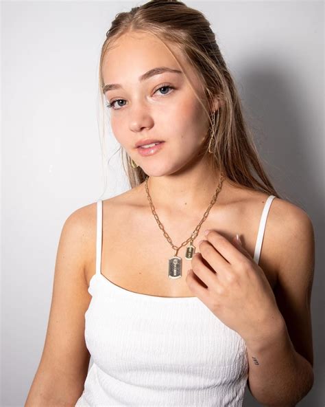 Jasmine Hendriks 09/06/2022 • CelebMafia