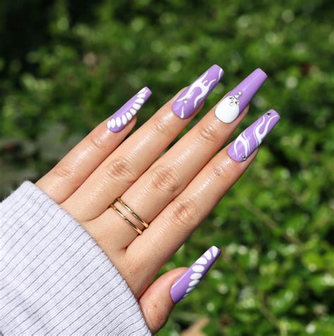 Elegant Purple Nail Designs Light Art with glitter| Morovan