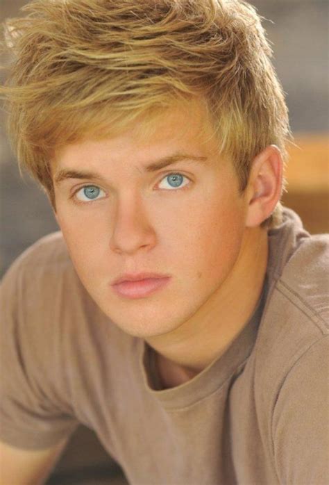 chris brochu net worth