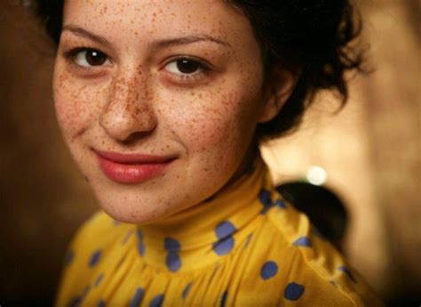 alia shawkat celebrities  freckles alia shawkat freckles