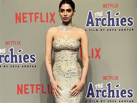 SRK and Bachchan family arrived together, Khushi Kapoor was seen