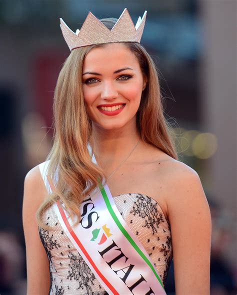 Miss Italia, dieci anni fa il trionfo della siciliana Giusy Buscemi