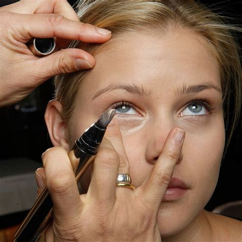 how to treat dry skin around eyes 2