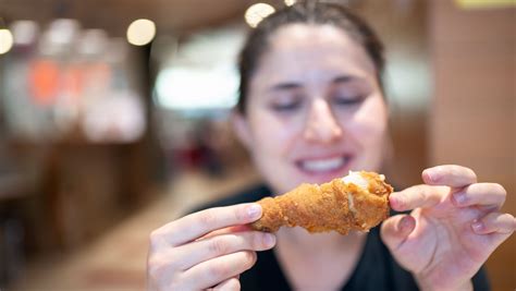 4 Reasons Why Fried Food Causes Gas and Burping
