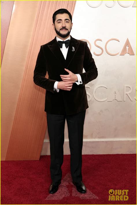 Photo: anora cast hit the red carpet at oscars 2025 03 | Photo 5131825 ...