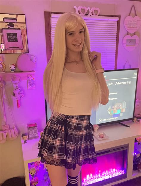 we made it to friday 💕 : r/fempark