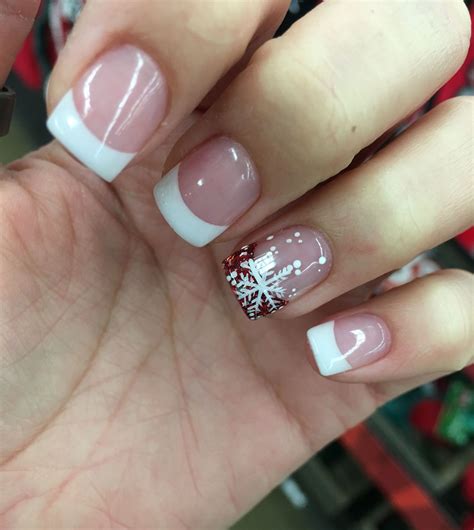 short christmas nails ideas 10