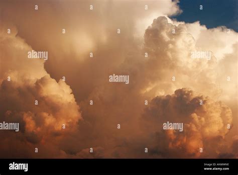 Cumulonimbus cloud formation Stock Photo - Alamy