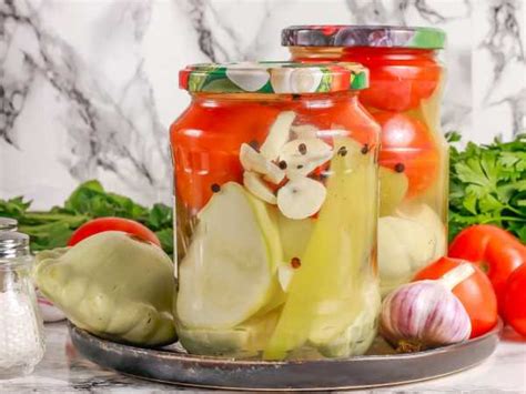 Маринованные огурцы с помидорами черри на зиму — рецепт с фото пошагово