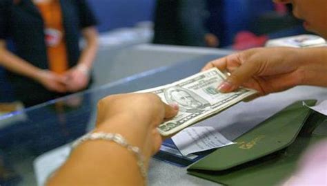 ¿En qué tipo de crédito me conviene cambiar de dólares a soles? | TU ...