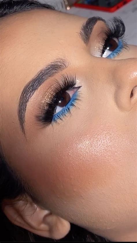 Maquiagem Azul Com Glitter Simples - Make azul simples com glitter | Maquiagem 7 de setembro desfile simples ...