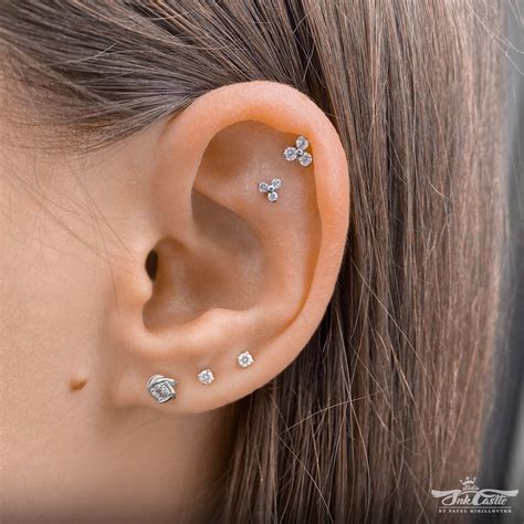 a flat and a helix piercing | Cool ear piercings, Pretty ear piercings ...