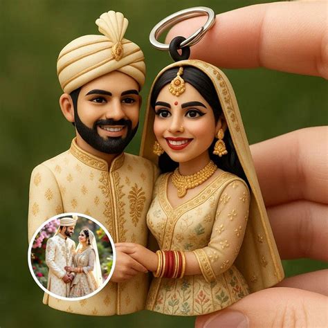 couple keychain personalized  printed portraits cultural skin tone